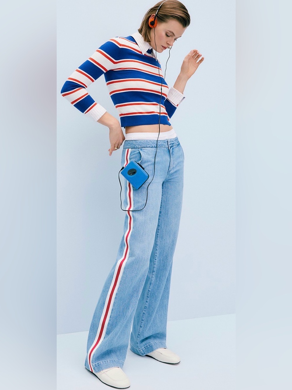 Alice + Olivia Xander Racing Stripe Jean - Picture 5 of 13